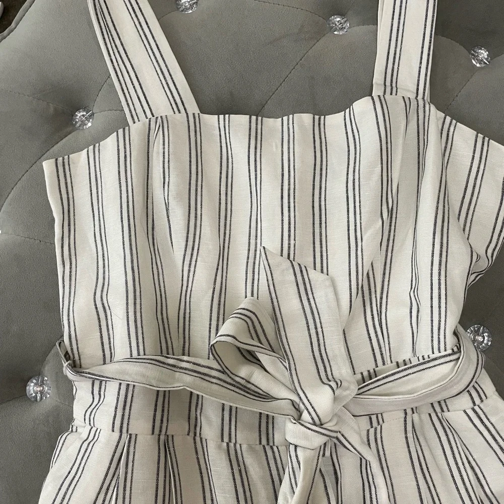 Linen Jumpsuit - Picture 3 of 4